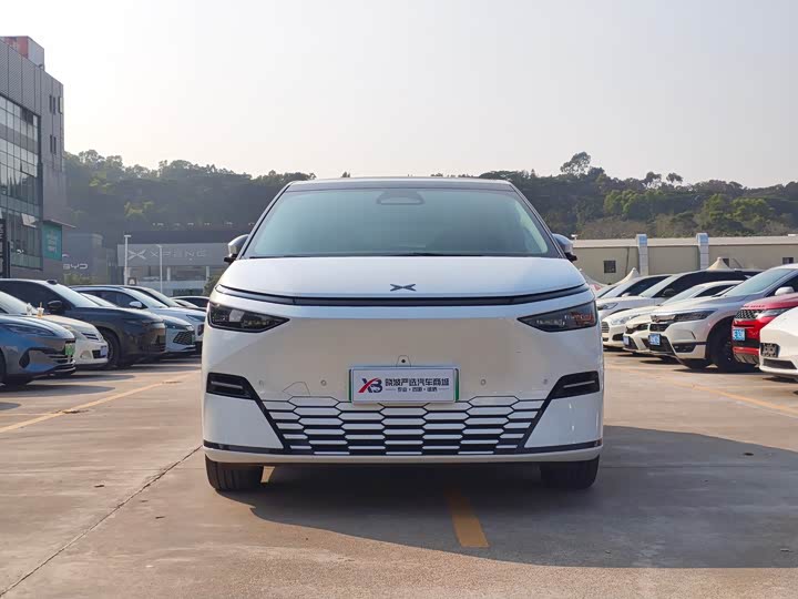 XPeng X9 2025 2025款 纯电 740超长续航 Max