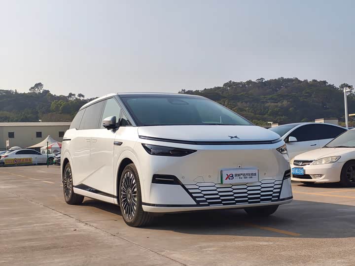 XPeng X9 2025 2025款 纯电 740超长续航 Max