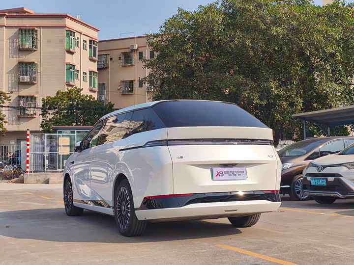 XPeng X9 2025 2025款 纯电 740超长续航 Max