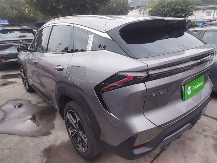 2025 Geely Galaxy L7