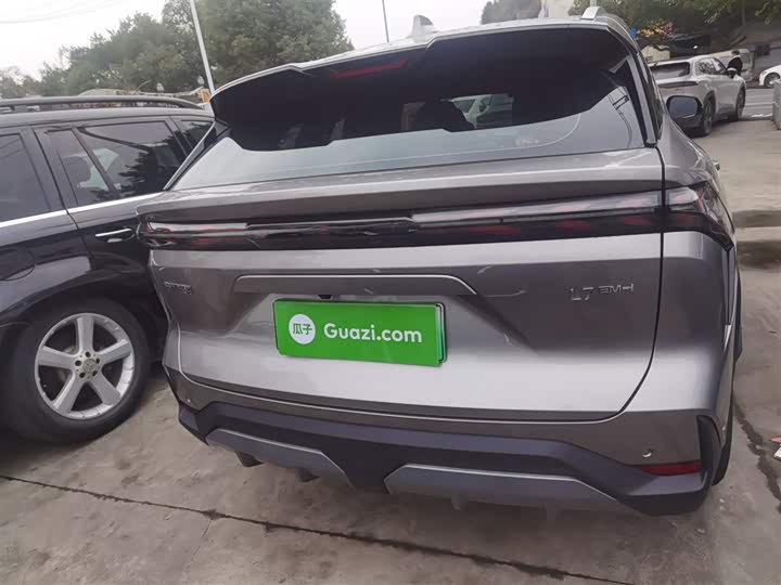 Geely Galaxy L7 2025 2025款 EM-i 115km 探索+版