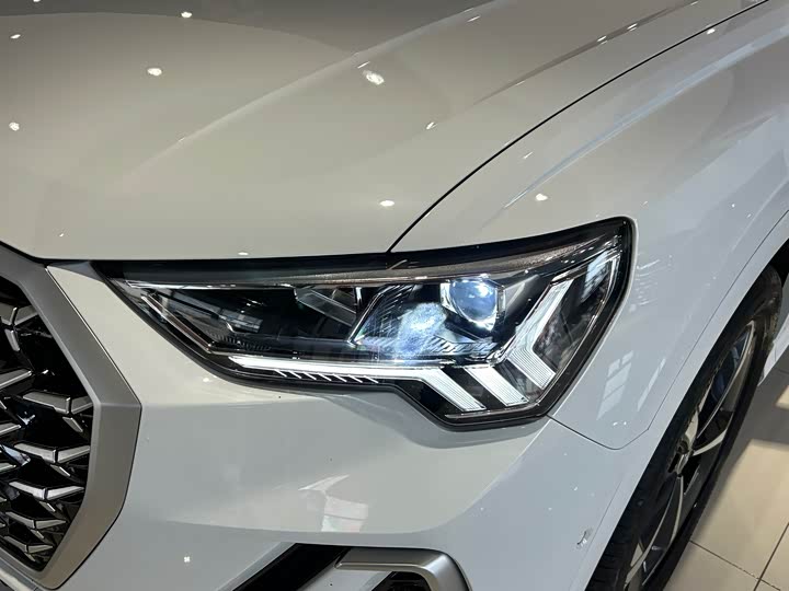 Audi Q3 2024 2024款 35 TFSI 时尚动感型