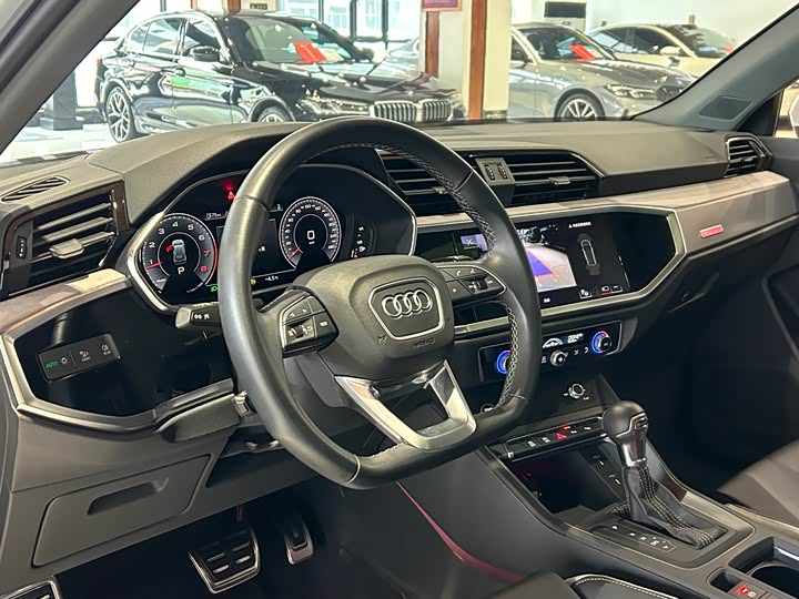 Audi Q3 2024 2024款 35 TFSI 时尚动感型