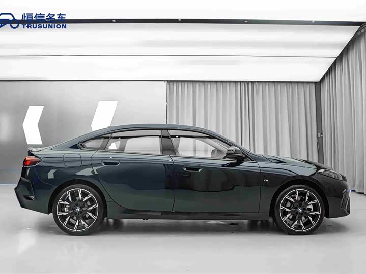 BMW 2 Series 2025 2025款 225L M运动曜夜套装