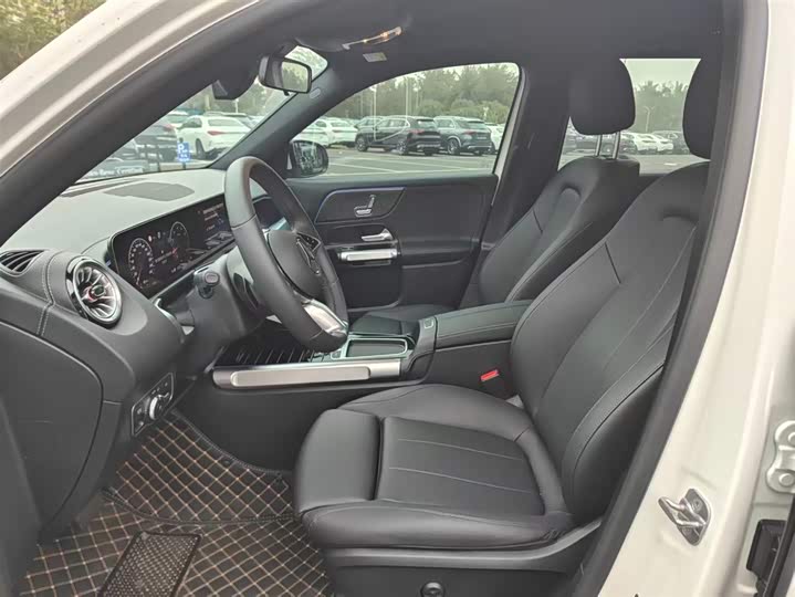 Mercedes-Benz GLB-Class 2025 2025款 GLB 220 动感型