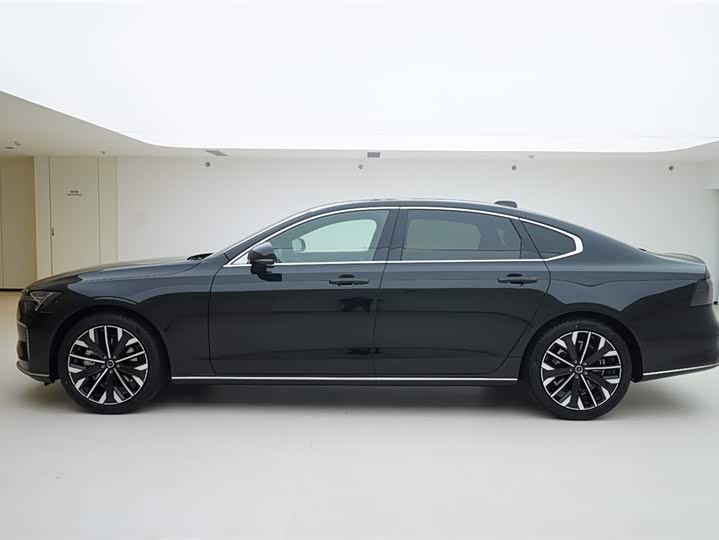2026 Volvo S90