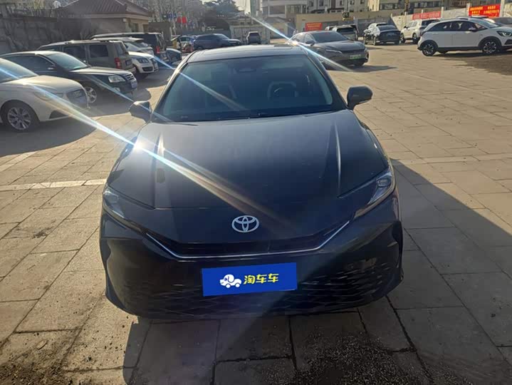 Toyota Camry 2024 2024款 双擎 2.0HE 精英版