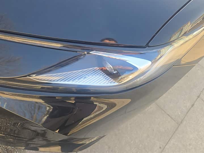 Toyota Camry 2024 2024款 双擎 2.0HE 精英版