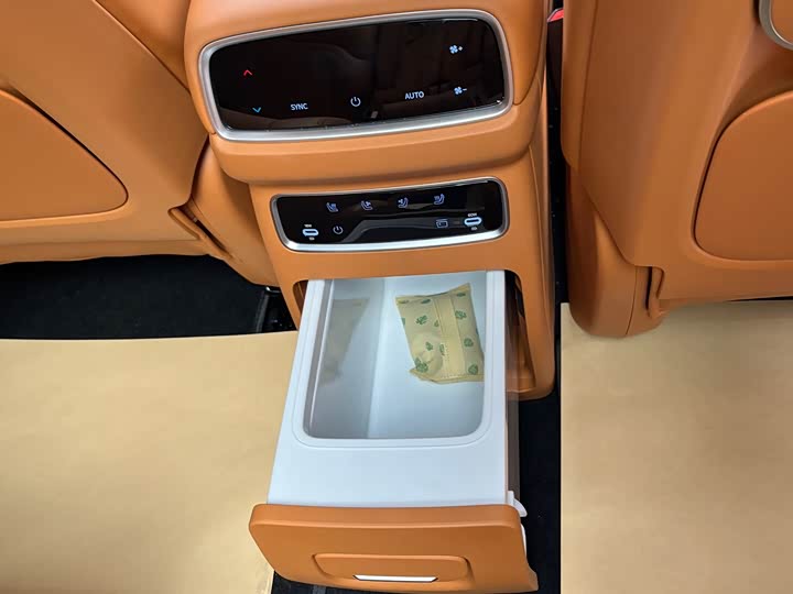 Dongfeng Yipai eπ 008 2026 2026款 六座纯电家享版