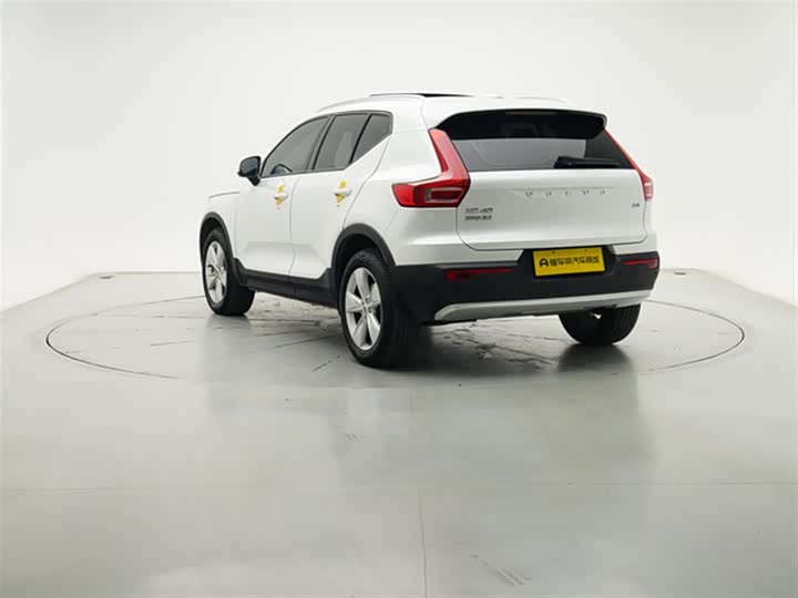 Volvo XC40 2024 2024款 B3 智行时尚版