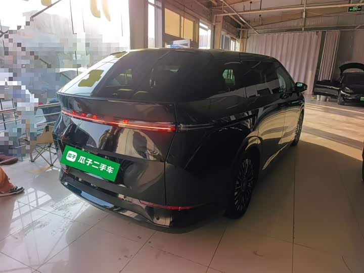 XPeng X9 2025 2025款 纯电 740超长续航 Max