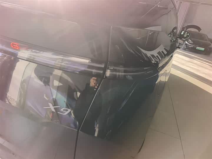 XPeng X9 2025 2025款 纯电 740超长续航 Max