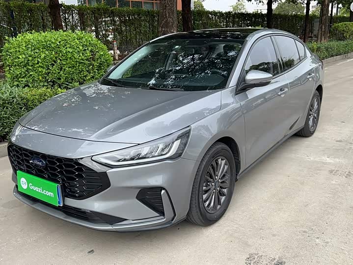 Ford Focus 2022 2022款 三厢 EcoBoost 180 自动竞速版