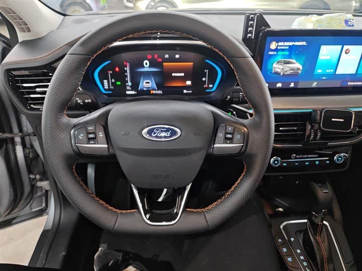 Ford Focus 2022 2022款 三厢 EcoBoost 180 自动竞速版