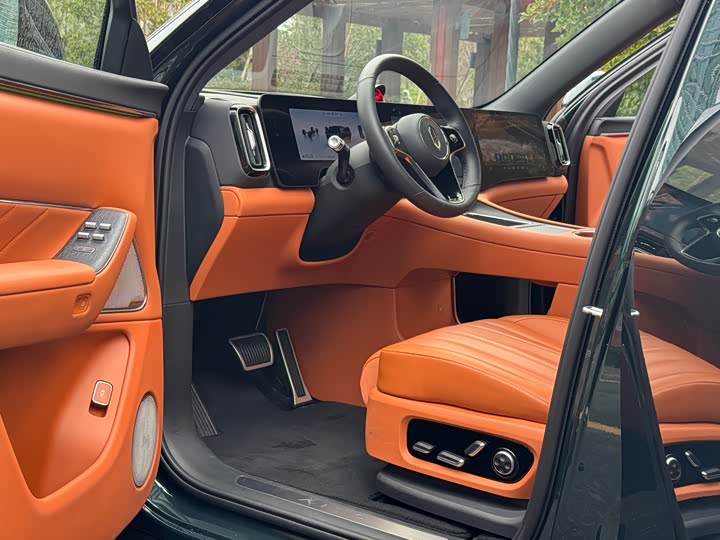 Aito M8 2025 2025款 增程 Ultra版 53.4kWh 6座版