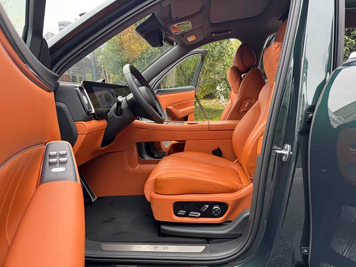 Aito M8 2025 2025款 增程 Ultra版 53.4kWh 6座版