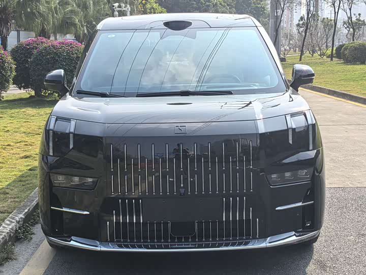 Zeekr 009 2024 2024款 七座过道版四驱 108kWh