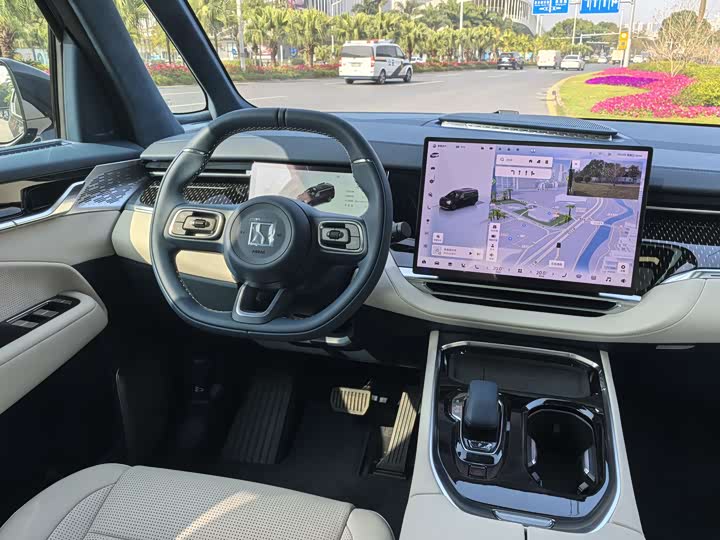 Zeekr 009 2024 2024款 七座过道版四驱 108kWh