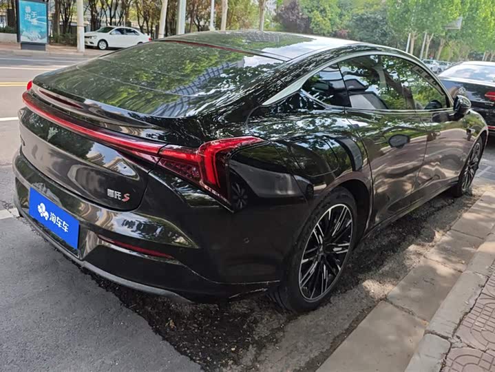 Hozon S 2022 2022款 增程版 1160km 后驱小版