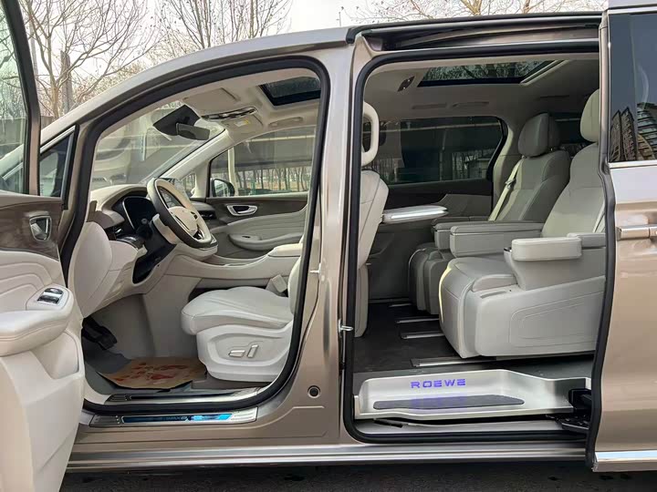 Roewe iMax 8 EV 2025 2025款 1.5T DMH 陆尊奢享版