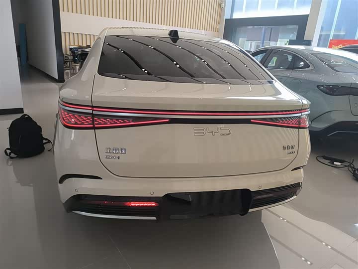 BYD Seal 07 DM-i Hybrid 2025 2025款 智驾版 DM-i 1.5L 125km 尊贵型