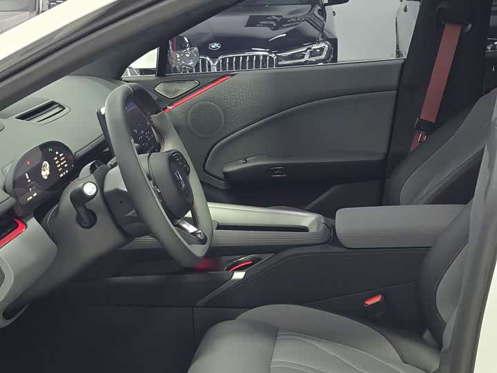 Zeekr 007 2025 2025款 四驱智驾版 75kWh