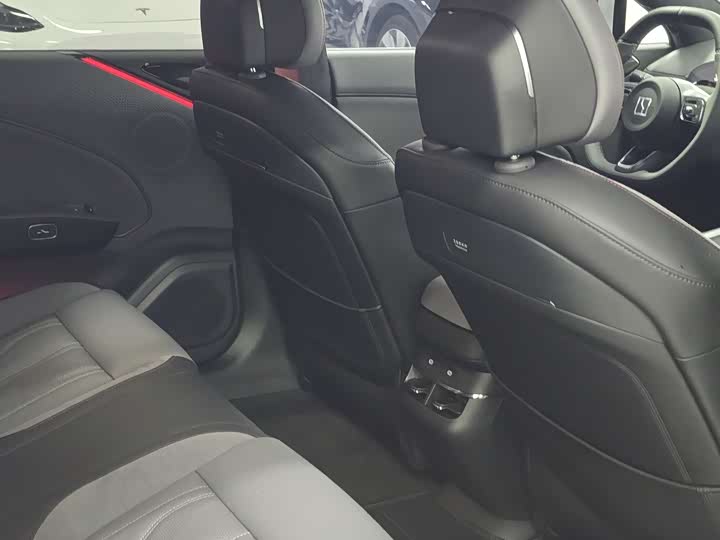 Zeekr 007 2025 2025款 四驱智驾版 75kWh