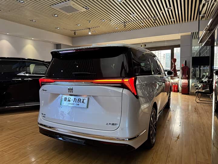 Buick GL8 Hybrid 2026 2026款 陆尊 智享版