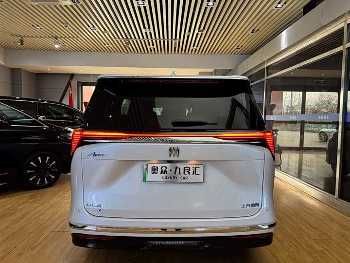 Buick GL8 Hybrid 2026 2026款 陆尊 智享版