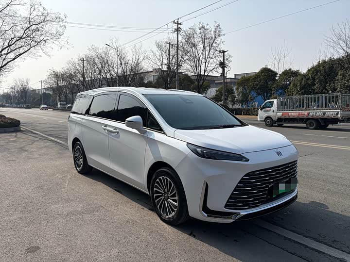 Buick GL8 Hybrid 2025 2025款 陆尚 尊享版 7座