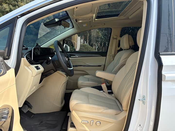 Buick GL8 Hybrid 2025 2025款 陆尚 尊享版 7座