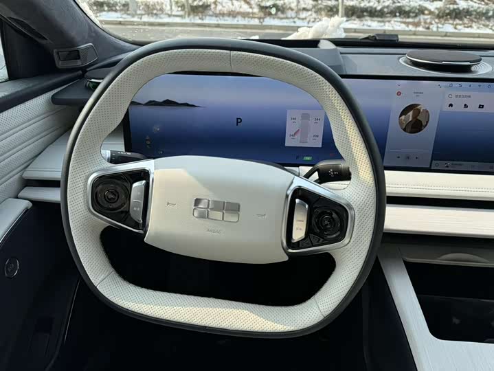 Geely Galaxy E8 2024 2024款 665km 后驱星舰 远航版