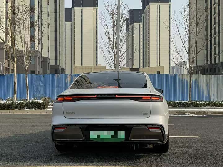 Geely Galaxy E8 2024 2024款 665km 后驱星舰 远航版