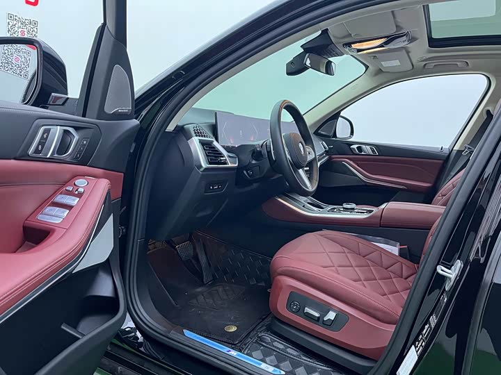 BMW X5 2025 2025款 xDrive 30Li 尊享型M运动曜夜套装