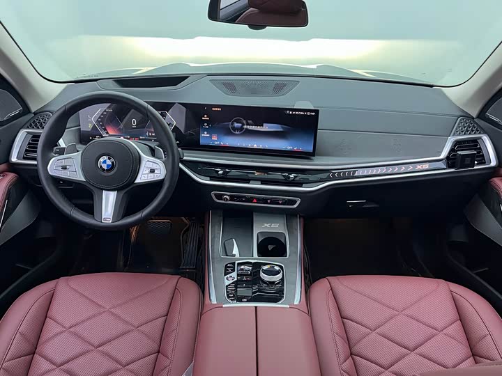 BMW X5 2025 2025款 xDrive 30Li 尊享型M运动曜夜套装