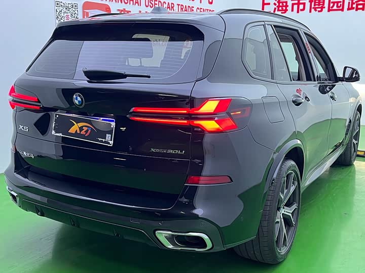 BMW X5 2025 2025款 xDrive 30Li 尊享型M运动曜夜套装
