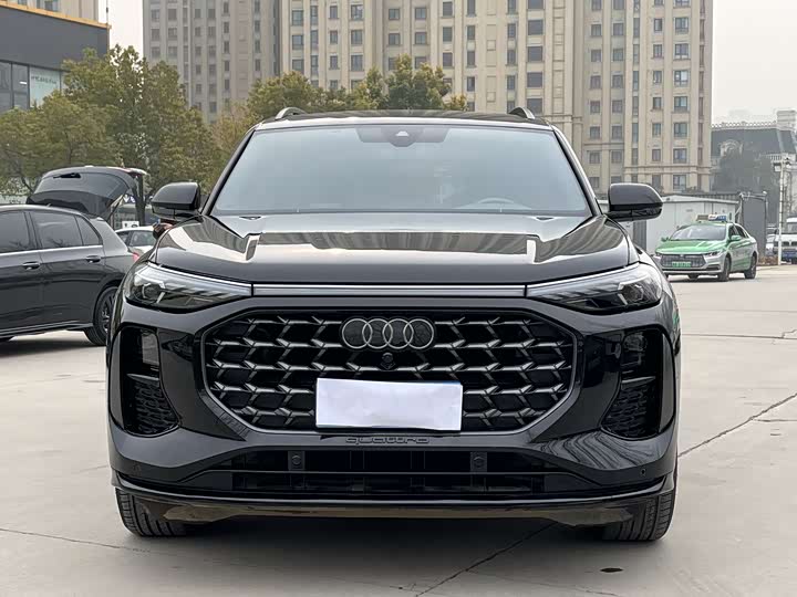 Audi Q6 2023 2023款 40 TFSI quattro 观云型 羽林套装