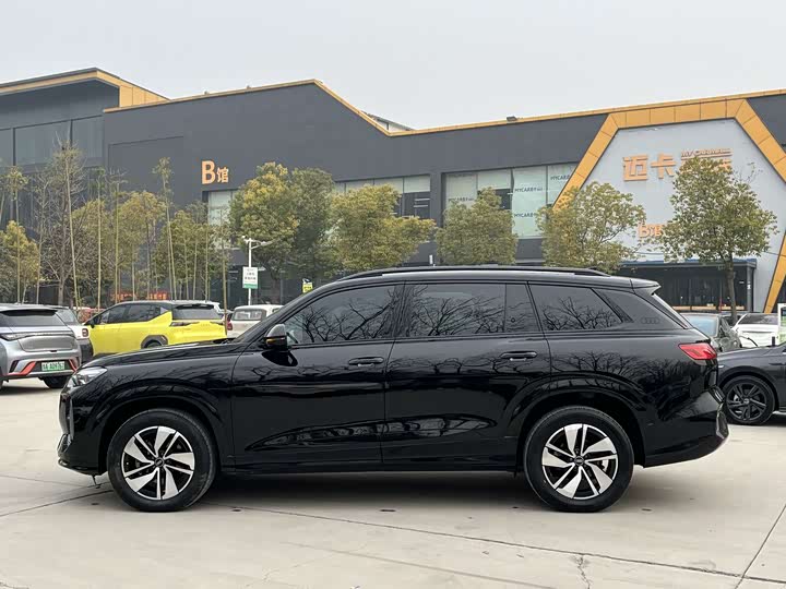 Audi Q6 2023 2023款 40 TFSI quattro 观云型 羽林套装