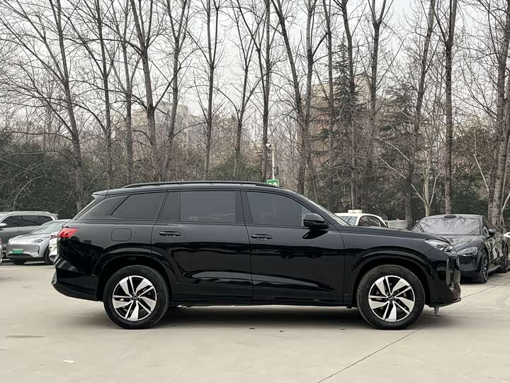 Audi Q6 2023 2023款 40 TFSI quattro 观云型 羽林套装