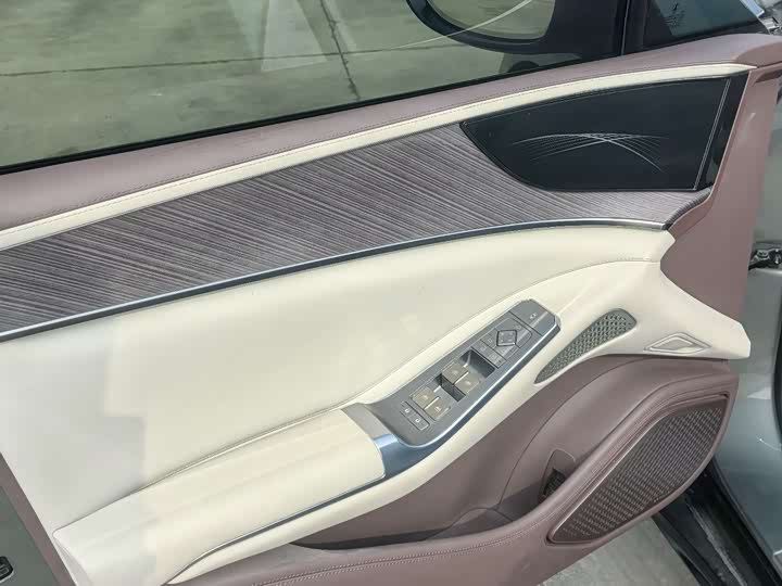 Denza Z9GT 2024 2024款 1100四驱Ultra版