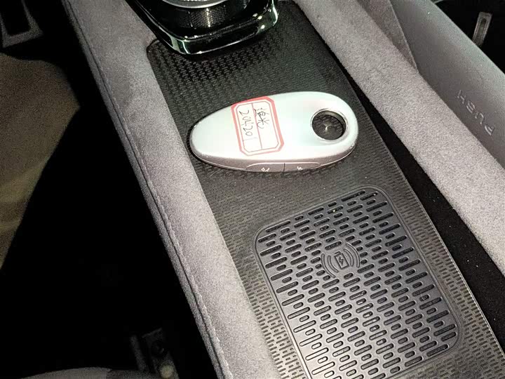 Voyah Passion 2024 2024款 PHEV 四驱超长续航旗舰版