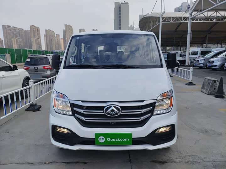 Maxus V80 2025 2025款 超值版傲运通 2.0T AMT短轴超低顶127Ps 7/9座