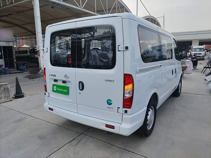 Maxus V80 2025 2025款 超值版傲运通 2.0T AMT短轴超低顶127Ps 7/9座