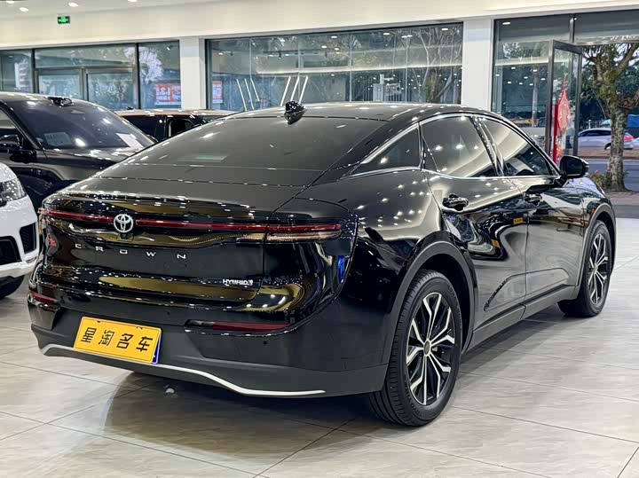 Toyota Crown SportCross 2023 2023款 2.5L SportCross HEV两驱尊贵版