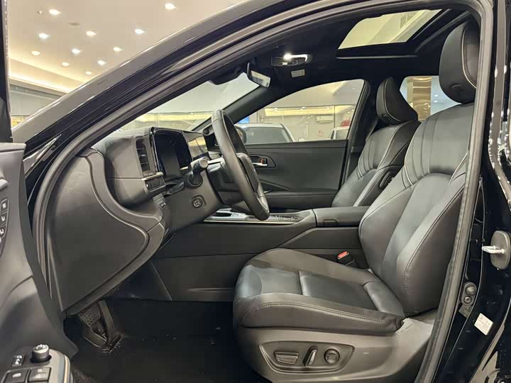 Toyota Crown SportCross 2023 2023款 2.5L SportCross HEV两驱尊贵版