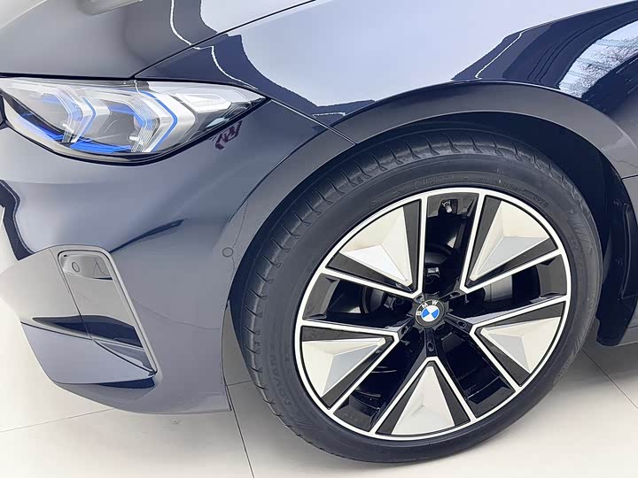 BMW i3 2025 2025款 eDrive 40 L 曜夜运动套装