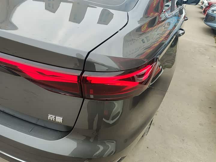 Geely Emgrand 2025 2025款 第4代 1.5L CVT尊贵型