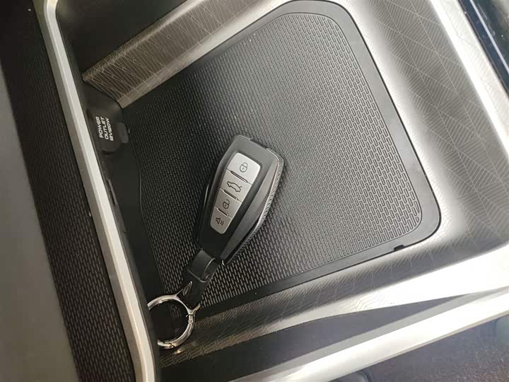 Geely Emgrand 2025 2025款 第4代 1.5L CVT尊贵型