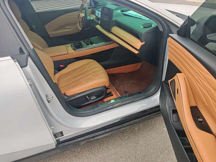 Geely Galaxy Starshine 8 EM-i 2025 2025款 130km EM-i 旗舰版