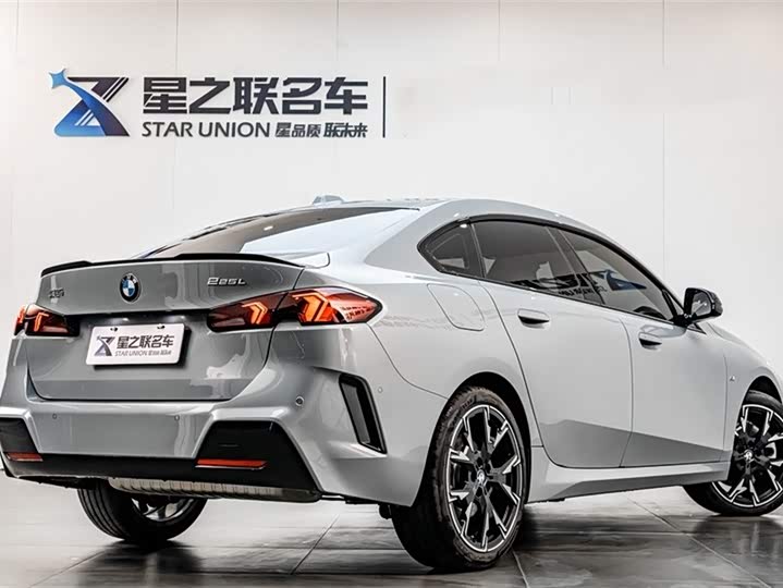 BMW 2 Series 2025 2025款 225L M运动曜夜套装